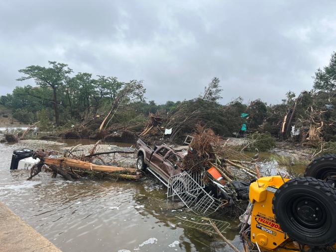 Fotografía de los escombros ocasionados debido a las inundaciones este sábado, en el área de Kerrville, Texas (EE.UU.).