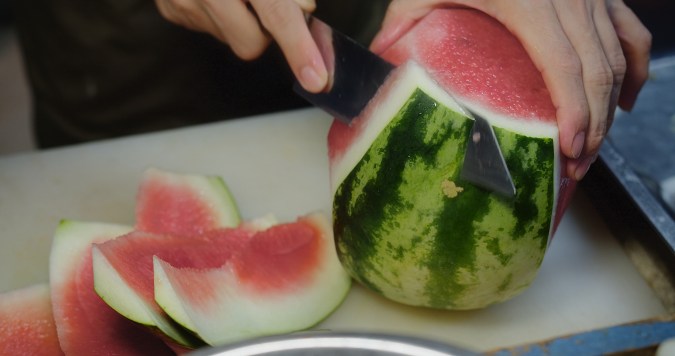 Las sandías tiene un dulce sabor, son ricas en agua y en electrolitos para garantizar la hidratación.