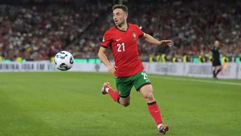 Diogo Jota en un encuentro con la selección de Portugal.