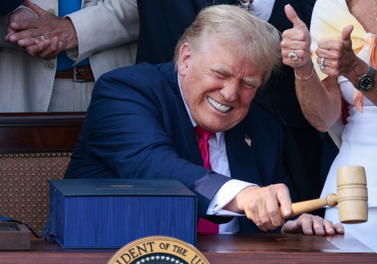 Trump firmó su mayor victoria fiscal: ley que reduce impuestos, recorta programas e incrementa el gasto militar y fronterizo
