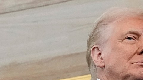 ¿Corte Suprema de EE.UU. ordenó la deportación de Melania y Barron Trump?