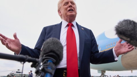 Trump enviará sistemas de misiles interceptores a Ucrania, pero "los pagará" Europa