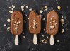 Con ingredientes saludables puedes hacer un helado bajo en azúcares.