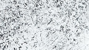 El material es resistente, duradero y cuenta con un acabado esmaltado que le da un toque de elegancia casual.