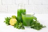 Aprovecha las propiedades del perejil con una receta de jugo verde.