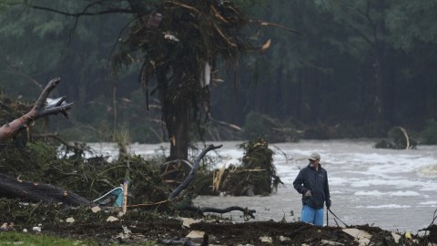 Las inundaciones en Texas dejan al menos 13 muertos y decenas de desaparecidos