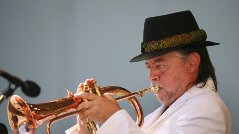 Chuck Mangione se hizo famoso a nivel mundial en 1978 gracias a su tema "Feels So Good".