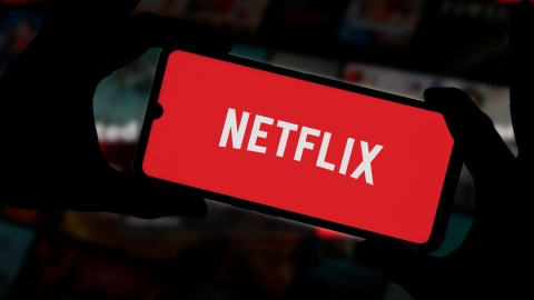 La apuesta de Netflix por este tipo de contenido de habla hispana refuerza su estrategia de expandir universos narrativos ya consolidados.