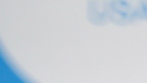 Orlando Bloom se transformó en un verdadero fan de Oasis y se grabó bailando y cantando.