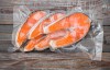 El pescado envasado al vacío puede generar contaminación con bacterias si no se descongela de forma correcta.