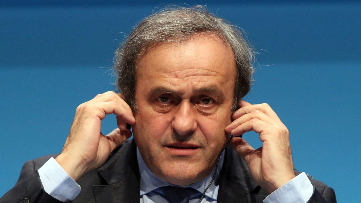 Roban al menos 20 trofeos históricos de Michel Platini en su casa en Francia