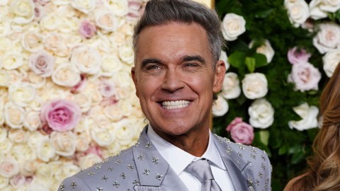 Tras muchos años de ser ignorado, Robbie Williams finalmente fue nominado para conseguir el título de caballero.