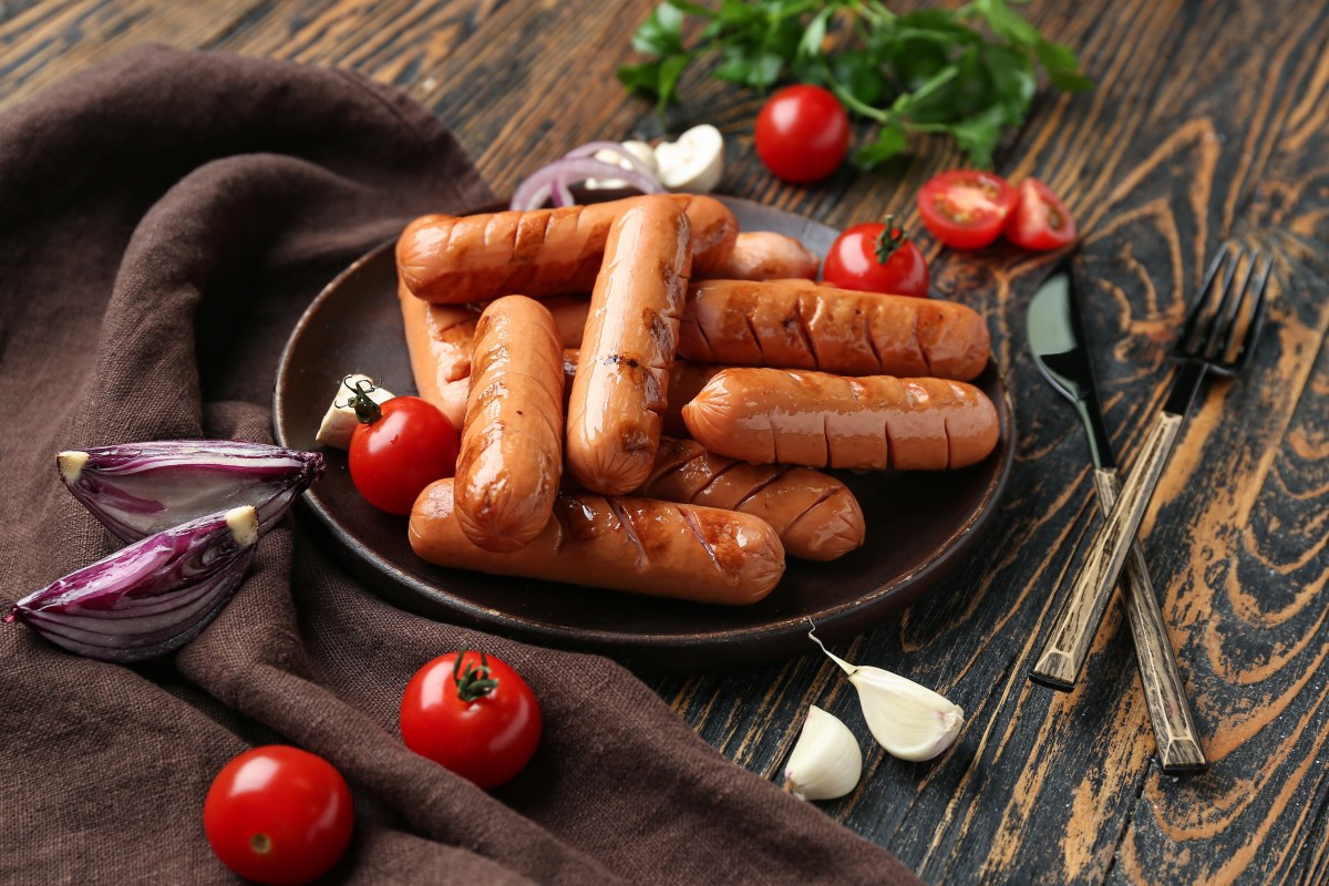 Kayem Foods retira más de 24,000 libras de salchicha de pollo por posible contaminación