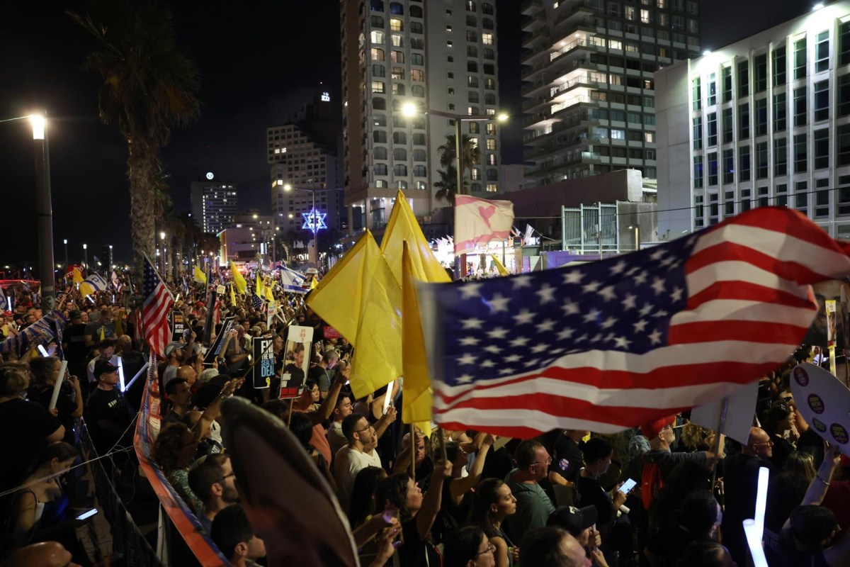 Miles de israelíes exigen en Tel Aviv un acuerdo para liberar rehenes