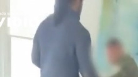 Supuestos abusos a adulto autista captados en cámara en NY.