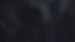 Jugadores del FC Barcelona festejan con los aficionados tras victoria ante Levante.