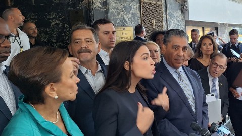 El grupo legislativo liderado por Alexandria Ocasio Cortés muestra cifras que demuestran que casi al 2% de los usuarios de esta empresa eléctrica le han cortado la luz.