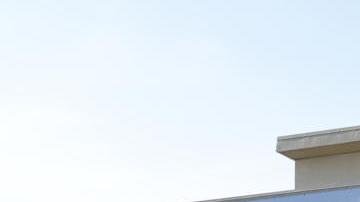 Fotografía que muestra un vehículo con un cartel de patrulla comunitaria este martes, en San Diego (Estados Unidos).