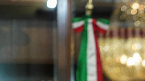 Gianni Infantino entregando el boleto a Claudia Sheinbaum.