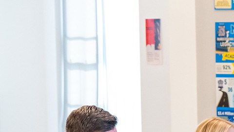 La gobernadora Hochul admite que será un proceso muy complicado tomando en cuenta los niveles de adicción a las plataformas sociales.