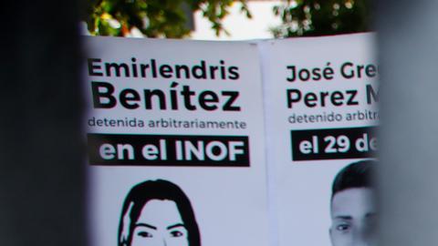Las personas se manifestaron afuera de la Corte de Venezuela.