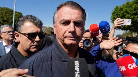 A Bolsonaro se le acusa de liderar un complot para impedir la toma de posesión del presidente Luiz Inácio Lula da Silva.