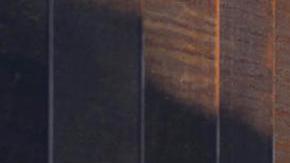 Fotografía tomada de la cuenta oficial de la red social X @Sec_Noem de la secretaria de Seguridad Nacional de Estados Unidos, Kristi Noem, que muestra a Noem (c) pintando el muro fronterizo entre Estados Unidos y México este martes, en Santa Teresa (Estados Unidos).