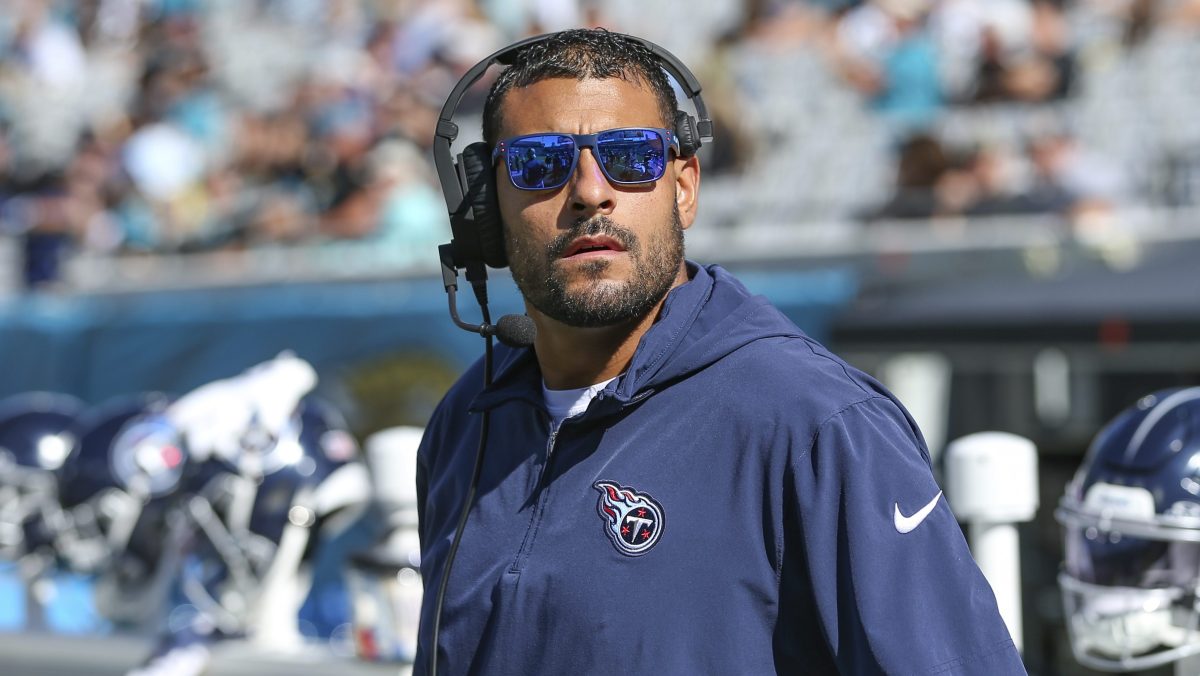 Entrenador de los Miami Dolphins Ryan Crow fue arrestado por agresión doméstica