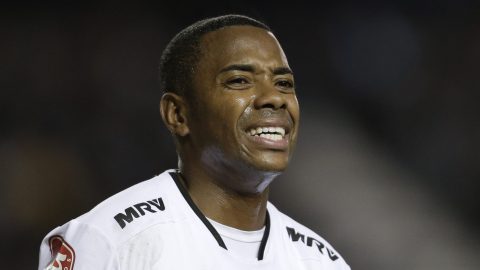 Robinho firma alianza con famoso hacker para lanzar nuevo negocio desde la cárcel