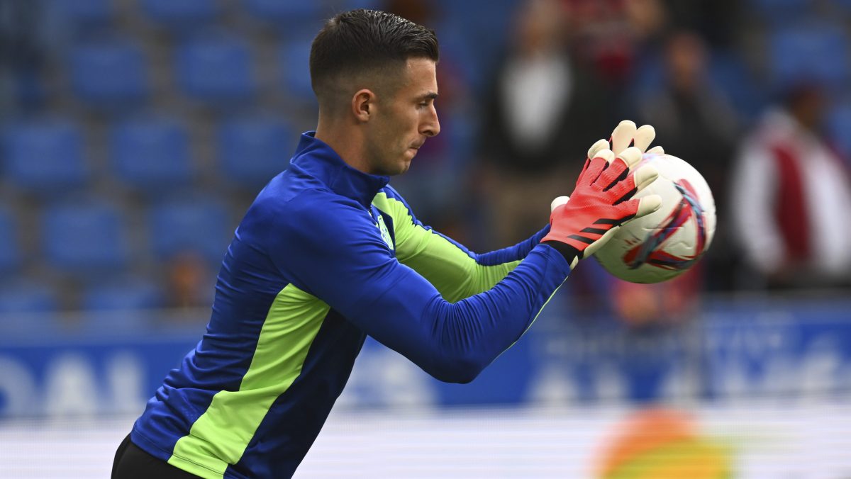 El FC Barcelona renovó contrato de Iñaki Peña hasta 2029 pero lo cedió al Elche