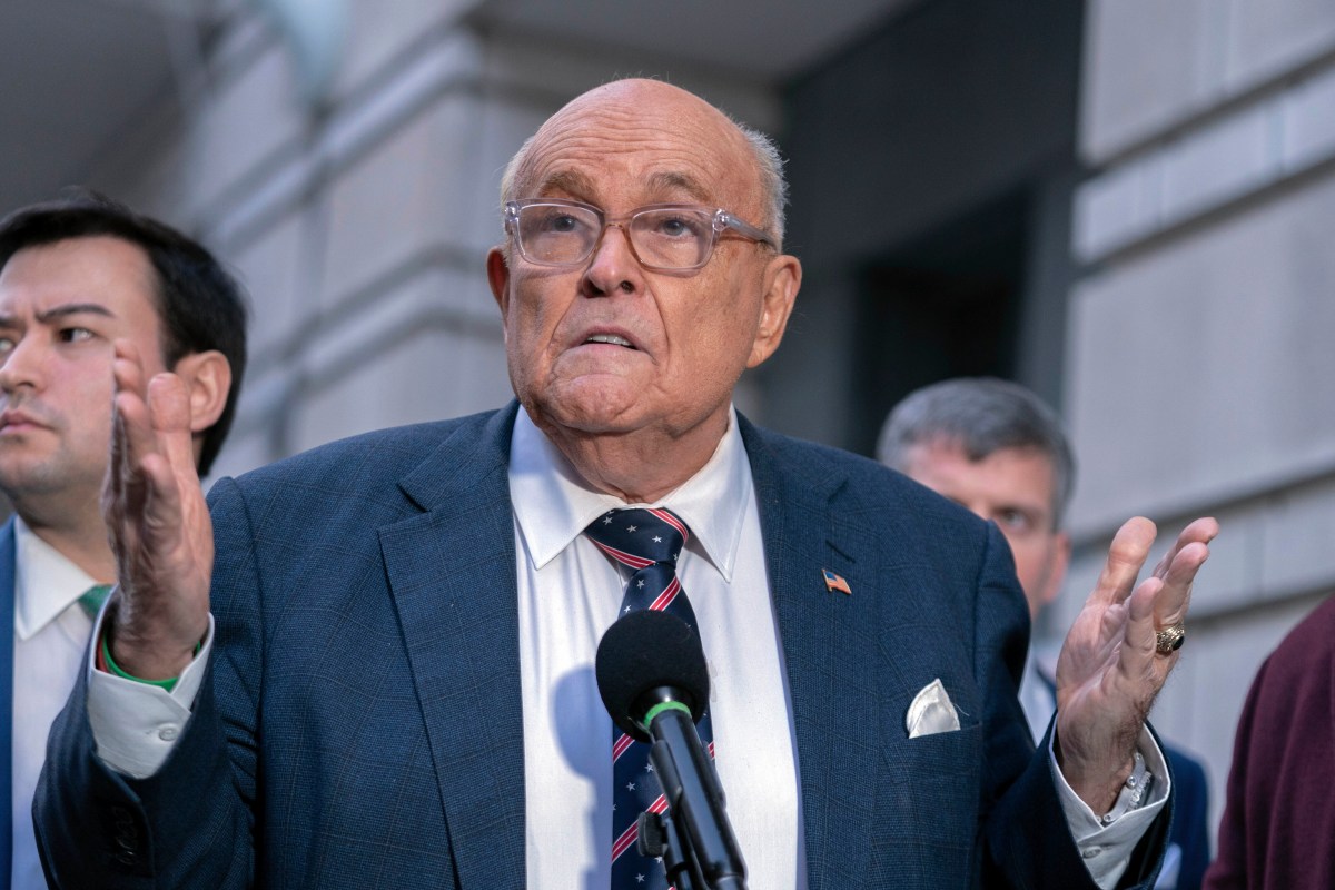 Exalcalde de NY Rudy Giuliani hospitalizado tras sufrir un accidente de tránsito