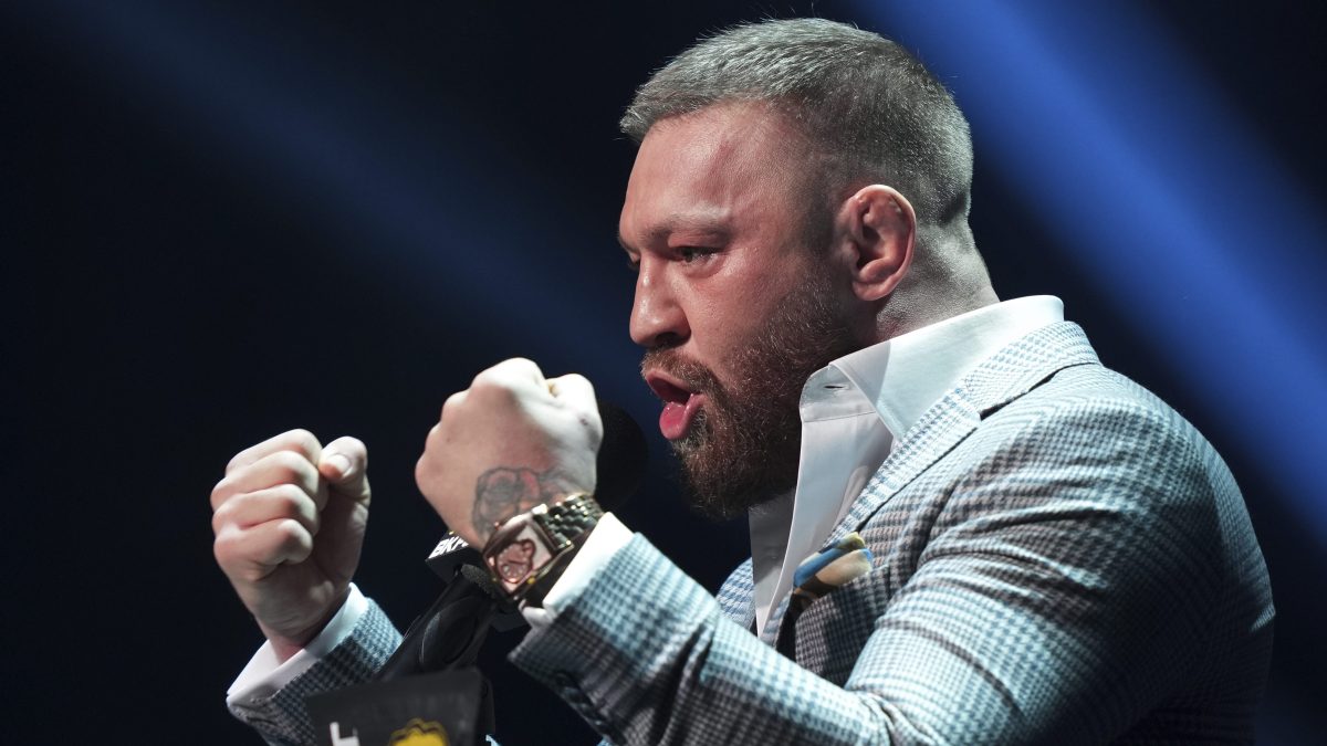 Conor McGregor recibe fuertes críticas por la paliza que le dio a un sparring adolescente en Italia [Video]