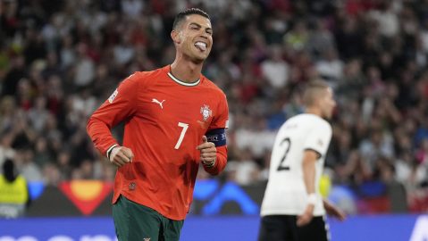 Cristiano Ronaldo durante un encuentro con Portugal ante Alemania.
