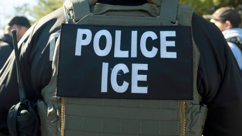 Foto referencial de un agente del Servicio de Inmigración y Control de Aduanas de Estados Unidos (ICE).