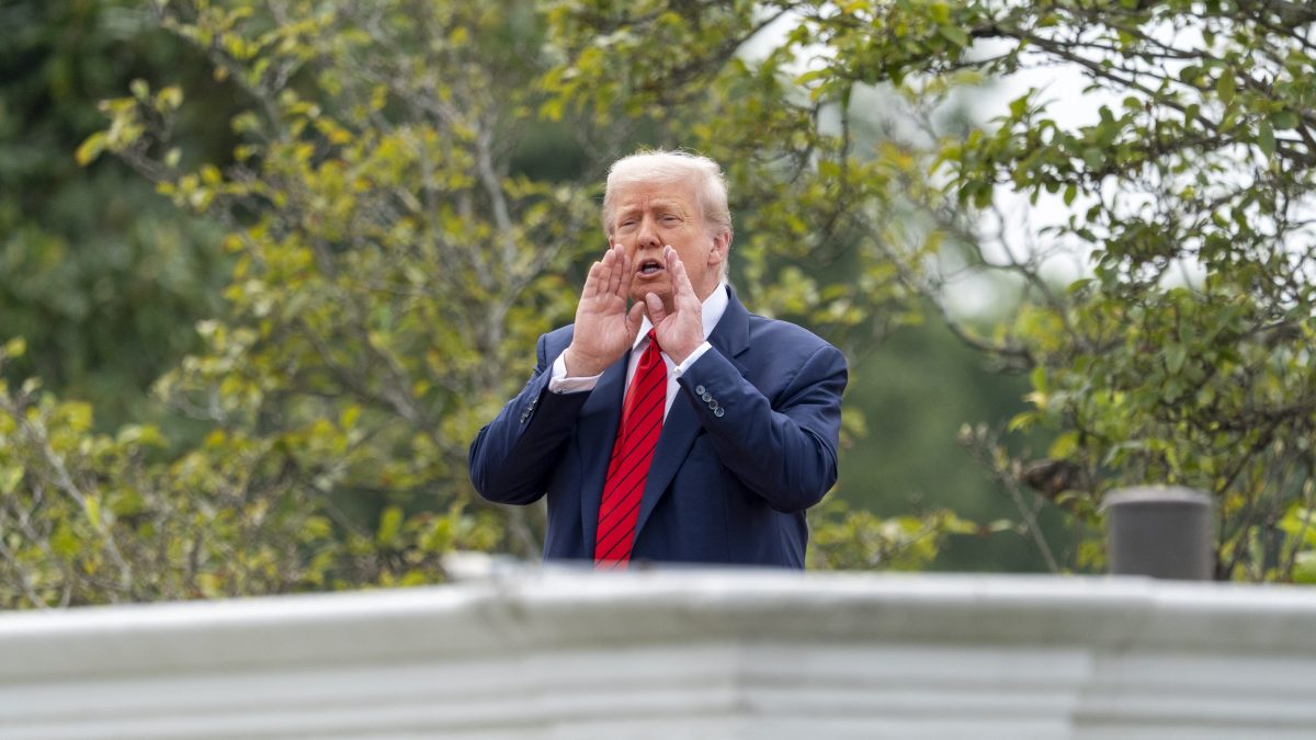 Trump insiste en que los datos de empleo fueron manipulados en su contra