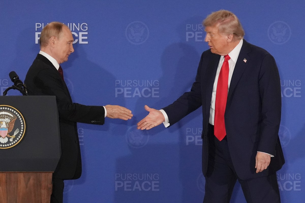 Cálida bienvenida de Trump a Putin preocupa a Ucrania ante escasas esperanzas de paz
