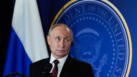 Putin habría aceptado comprometerse a no entrar en ningún otro territorio.
