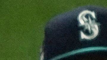 Mets y Mariners estrechan mano luego del Clásico de las Pequeñas Ligas 2025.