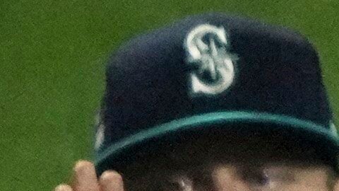 Mets y Mariners estrechan mano luego del Clásico de las Pequeñas Ligas 2025.
