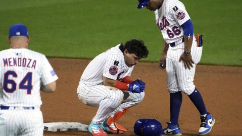 Mets pierden al receptor venezolano Francisco Álvarez por lesión en el pulgar