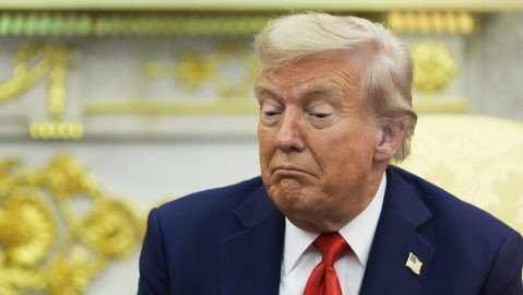 Trump lamentó que "en lugar de recibir elogios", le acusen de estar "intentando tomar la República": "Estas personas están mal de la cabeza".