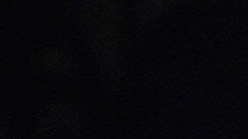 La gente sale de la escuela de la Iglesia de la Anunciación como respuesta policial a un tiroteo masivo, reportado el miércoles 27 de agosto de 2025, en Minneapolis.