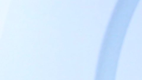 Andrea Meza es la nueva conductora de La Mesa Caliente.