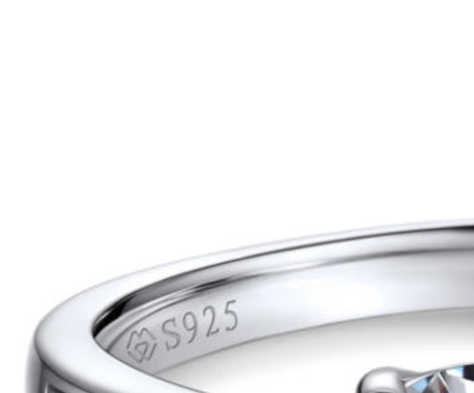 Expertos señalan que este anillo puede simular a un anillo de lujo de manera sencilla. 