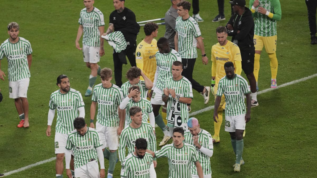 ¿Pueden sancionar al Real Betis y al Como por convertir partido amistoso en ring de boxeo?