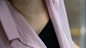 La FDA alerta del riesgo de contaminación de los camarones por un manejo insalubre del producto.