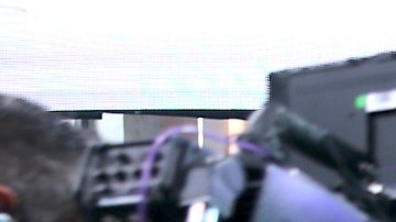 Sale personaje del programa Hoy Día de la cadena Telemundo.