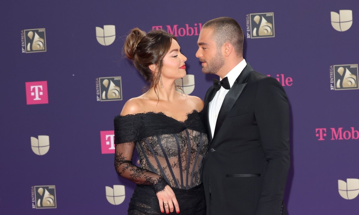 Claudia Martín y Carlos Said responden a críticas tras anunciar su embarazo sin ropa