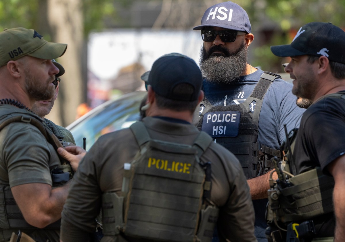 ICE detuvo a 10 personas, incluyendo un menor de edad: redada en lavandería en Nueva Jersey