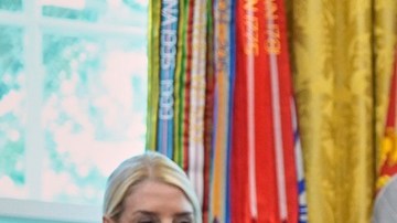 Donald Trump reiteró que, aunque la prioridad es mitigar la deuda, buscarán entregar reembolsos arancelarios a la población.